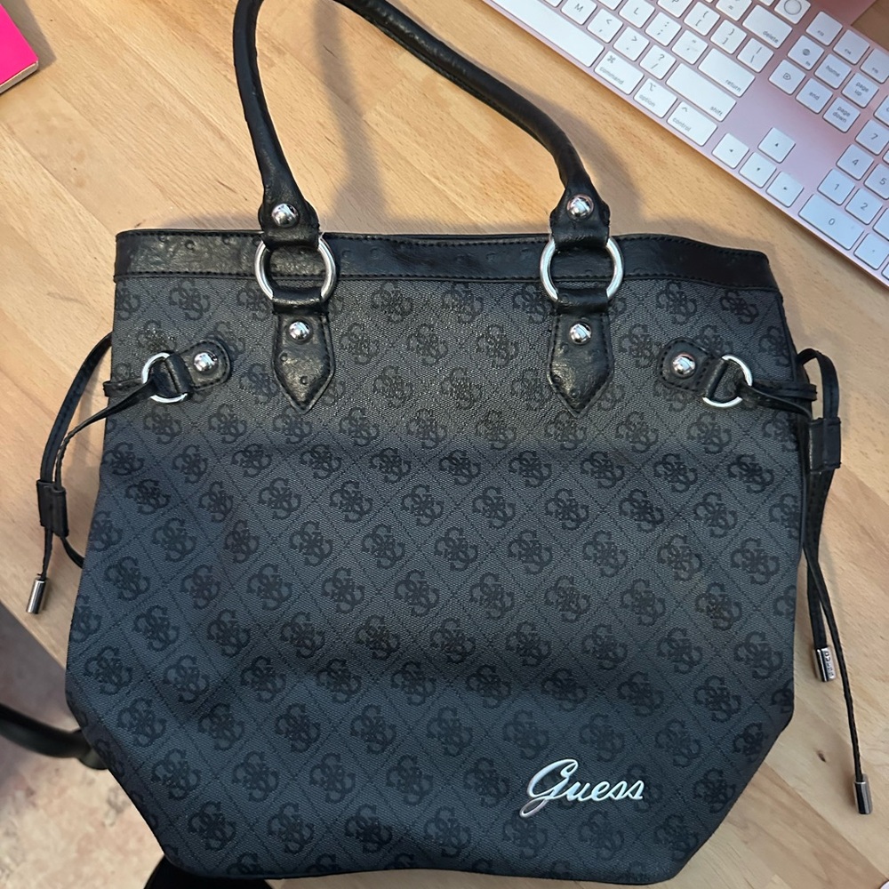 Guess Black Patterned Tote Bag
